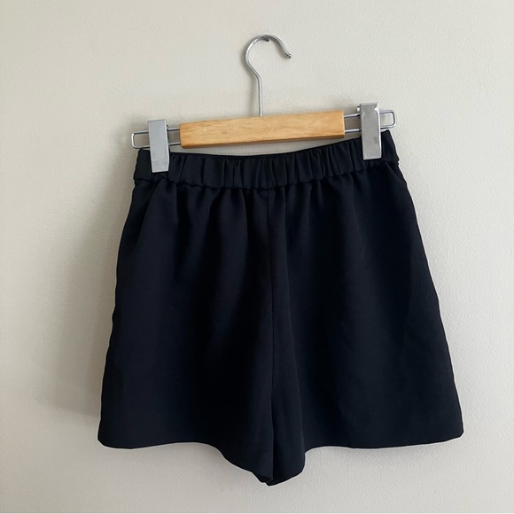 Wilfred Shorts - Picture 2 of 6